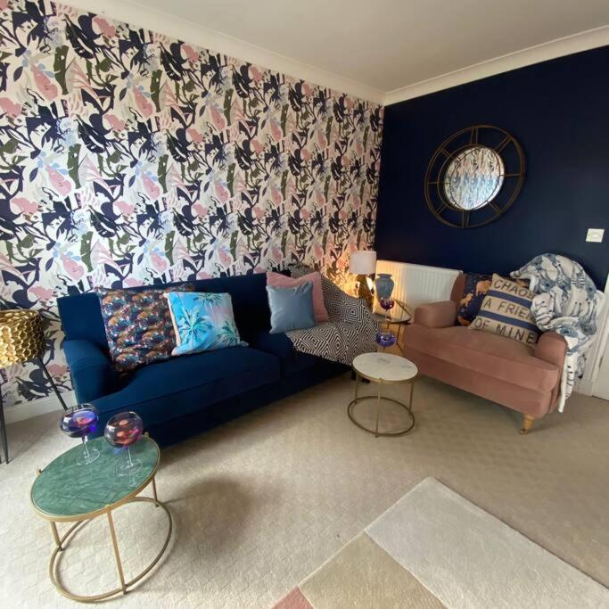 Luxury 4-5 Bed Home With Games Room And Balcony Ньютаун Экстерьер фото